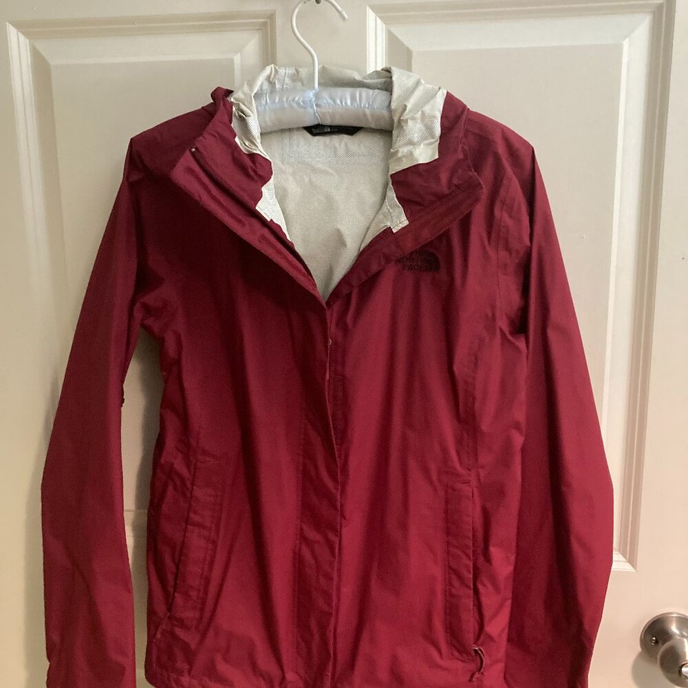 Northface windbreaker, size medium, excellent condition